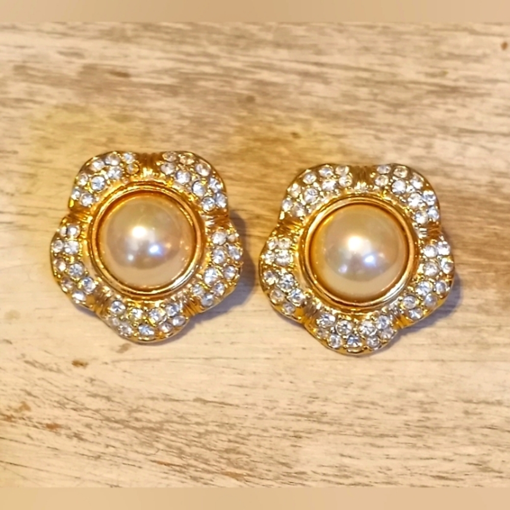 Roman Signed Vintage Clip On Gold, Faux Pearl, and Rhinestone Flower Earrings - Picture 2 of 4